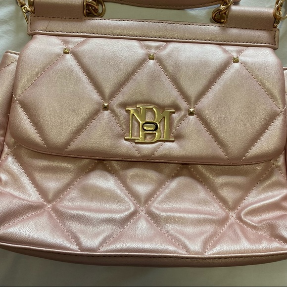 Badgley Mischka Pink Champagne Beauty Hand Crossbody Purse - Picture 7 of 9
